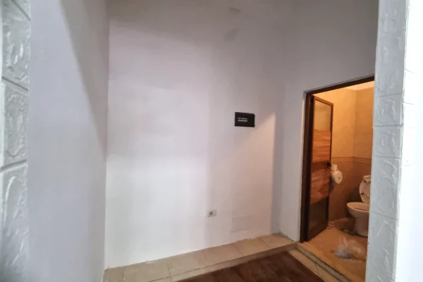 Jepet me qira ambient biznesi – Myslym Shyri, Tirane