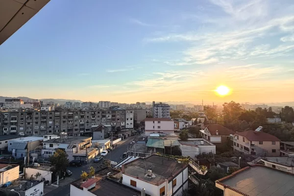 Shtepi me qera Apartament ne Tirane, 1+1, Mobilimi Bosh, pa mobiluar, Pagesa 500  Euro.