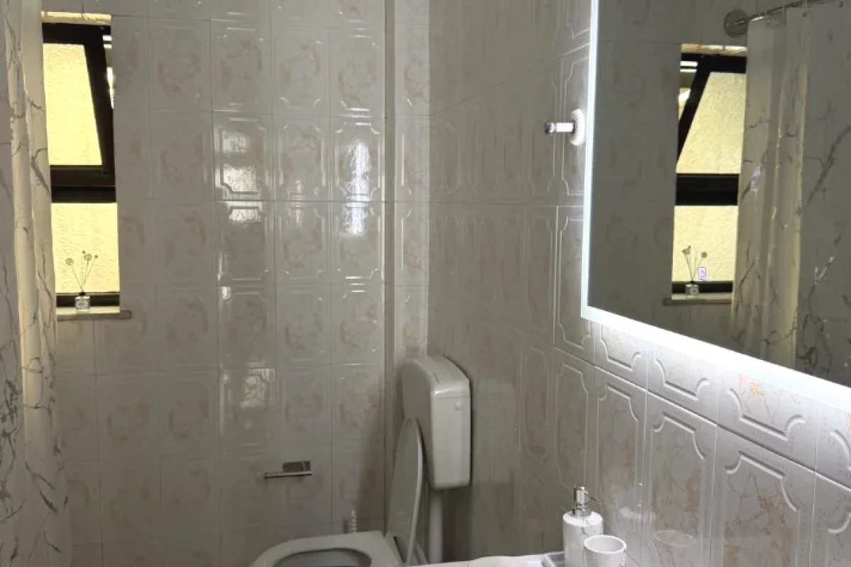 Shtepi me qera Apartament ne Tirane, 1+1, Mobilimi E mobiluar, Pagesa 70,000  Leke.