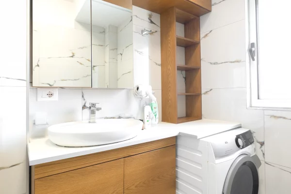 Shtepi ne shitje Apartament ne Tirane, 2+1, Mobilimi E mobiluar, Pagesa 220,000  Euro.