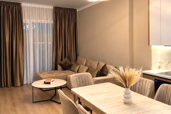Shtepi me qera Apartament ne Tirane, 2+1, Mobilimi E mobiluar, Pagesa 1,200  Euro.