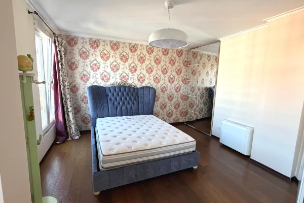 Shtepi me qera Apartament ne Tirane, 2+1, Mobilimi E mobiluar, Pagesa 75,000  Leke.