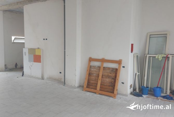 Business Property in Sale 1+1 in Tirana - 145,000 Euro