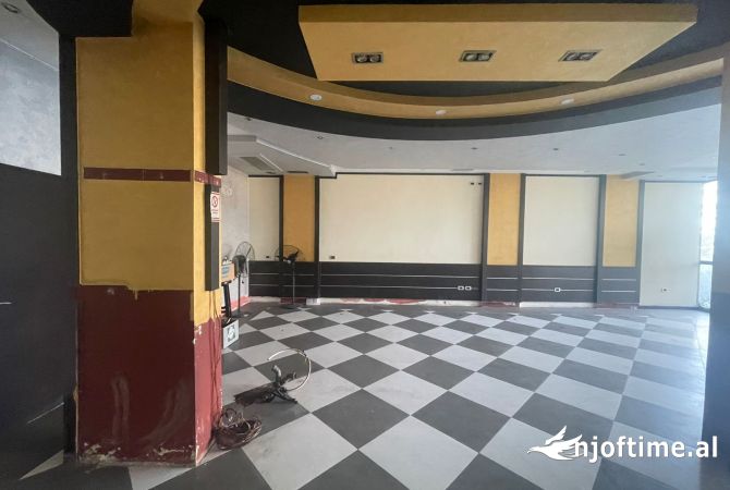 Shitet Ose Jepet me Qera Ambjent Biznesi (BLV Blu Kamez)