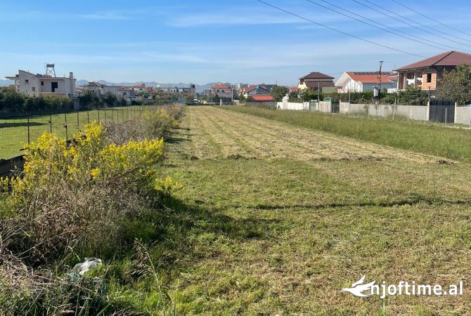 Truall ose Toke ne Tirane - 90,000 Euro