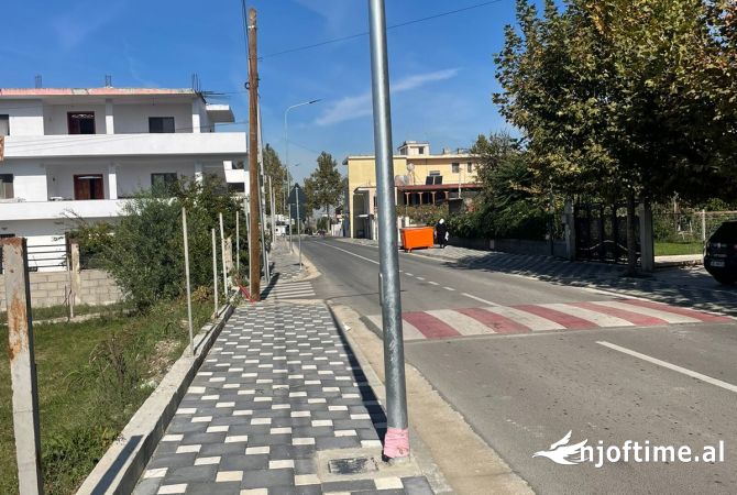 Truall ose Toke ne Tirane - 90,000 Euro