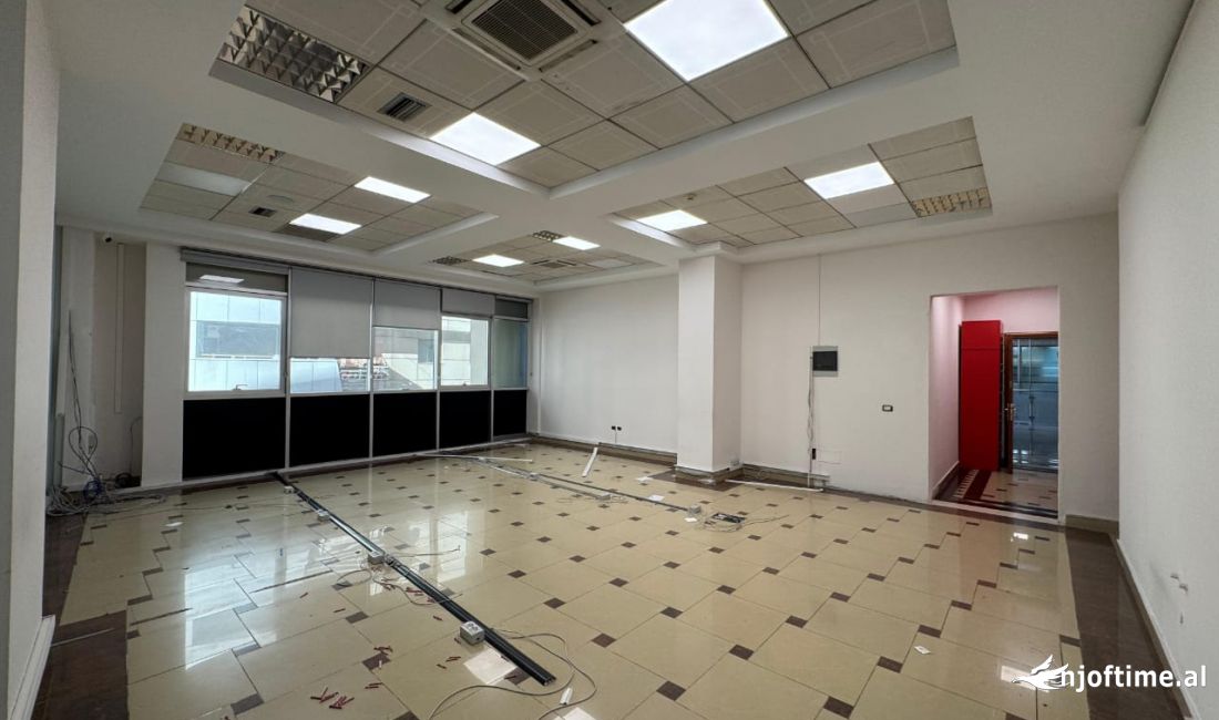 Jepet Me Qera Ambjent 105 m/2 (Galeria)