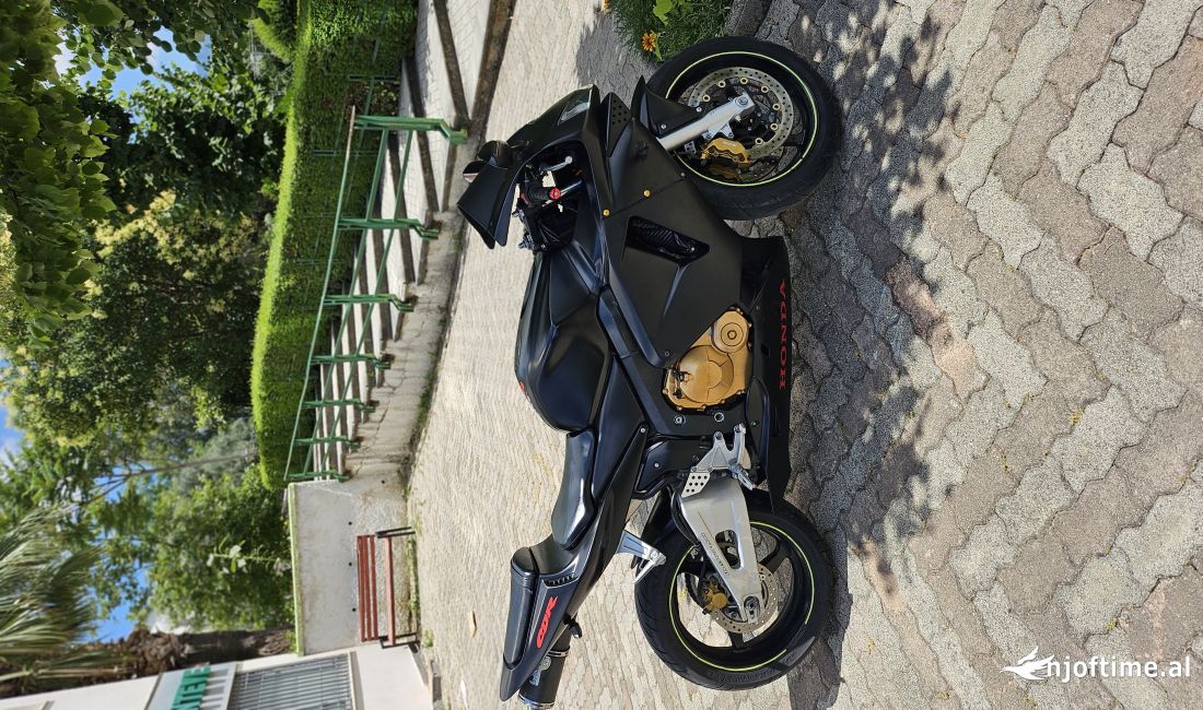Honda cbr ne shitje