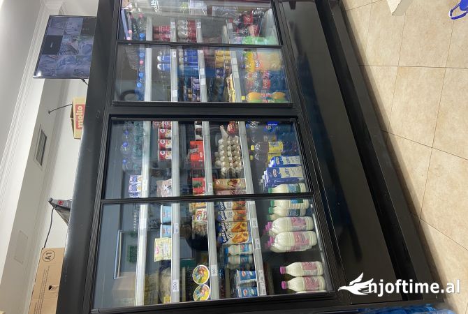 Pajisje biznesi ne shitje ne Tirane - 280,000 Leke