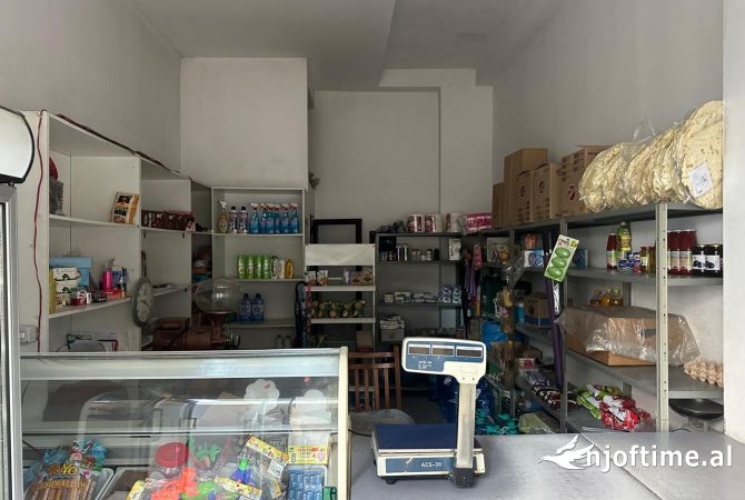Ambiente Commerciale in Affitto 1+1 a Tirana - 350 Euro