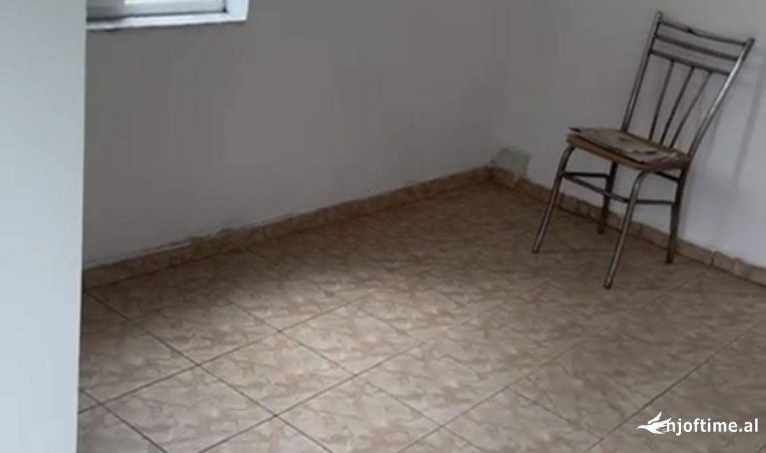 Jepet dyqan me qera ne Astir