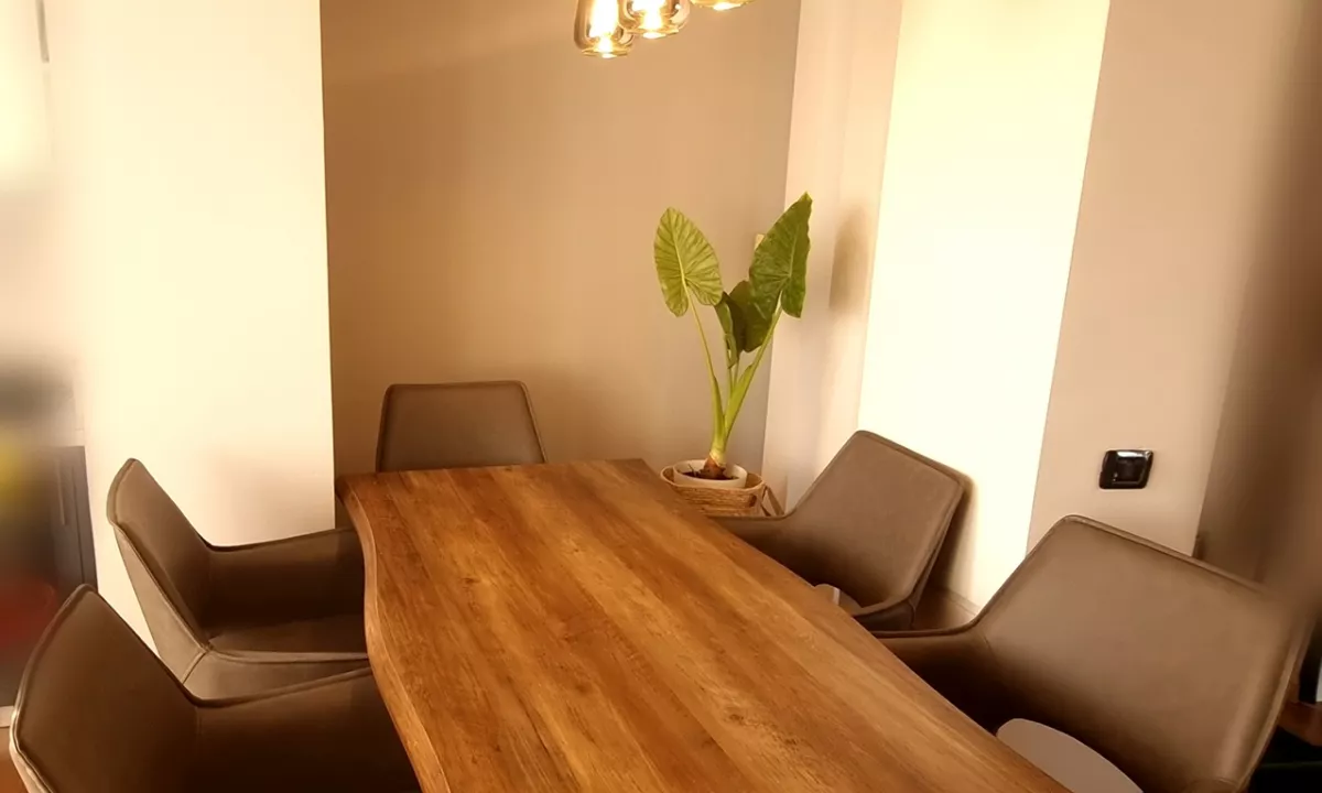 Tavoline ngrenie & 6 karrike