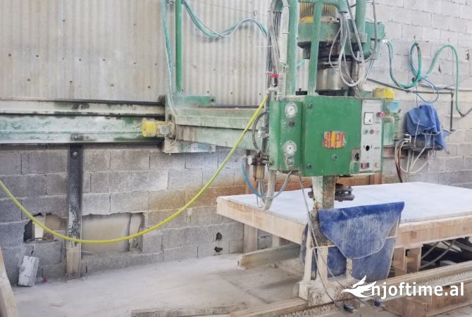 Pajisje biznesi ne shitje ne Vlore - 1,000 Euro