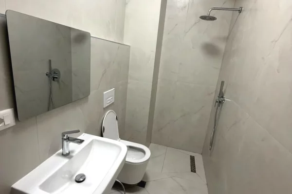 Shtepi me qera Apartament ne Tirane, 1+1, Mobilimi E mobiluar, Pagesa 45,000  Leke.
