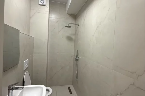 Shtepi me qera Apartament ne Tirane, 1+1, Mobilimi E mobiluar, Pagesa 45,000  Leke.