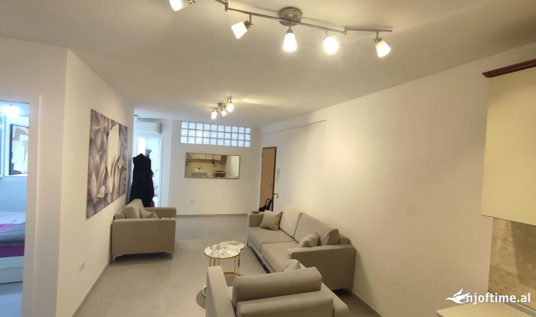 Jepet me qera ambient biznesi ose zyre tek Myslym Shyri