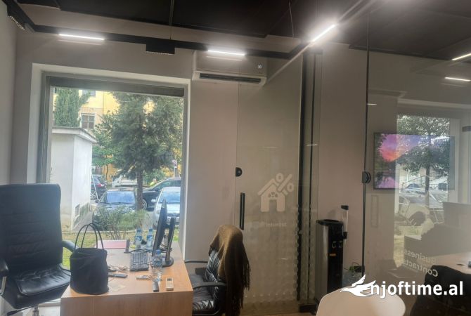 Jepet ambient me qera Myslym Shyri