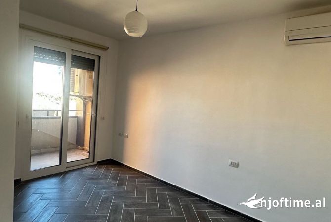 Jepet me qera apartament/zyre 