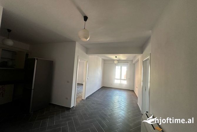 Jepet me qera apartament/zyre 