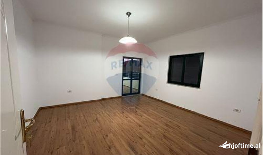 Ambjent biznesi me qera 