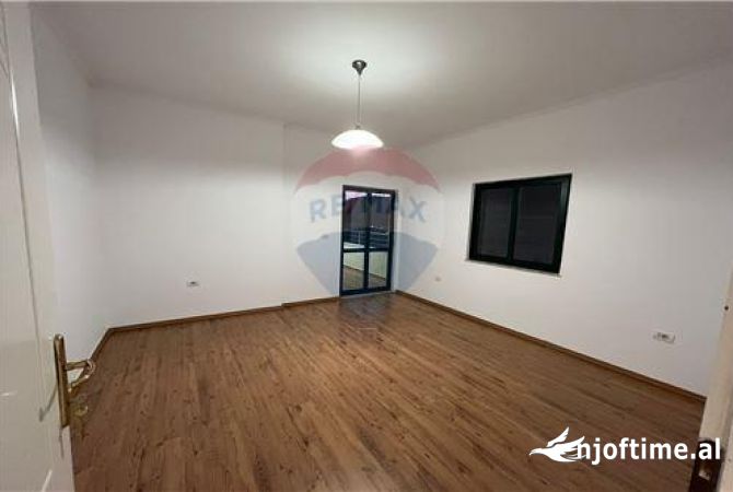 Ambjent biznesi me qera 