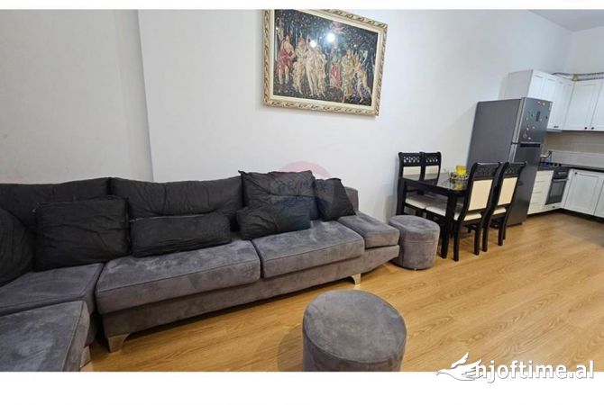 Apartament 1+1. Unaza e Re Astir 