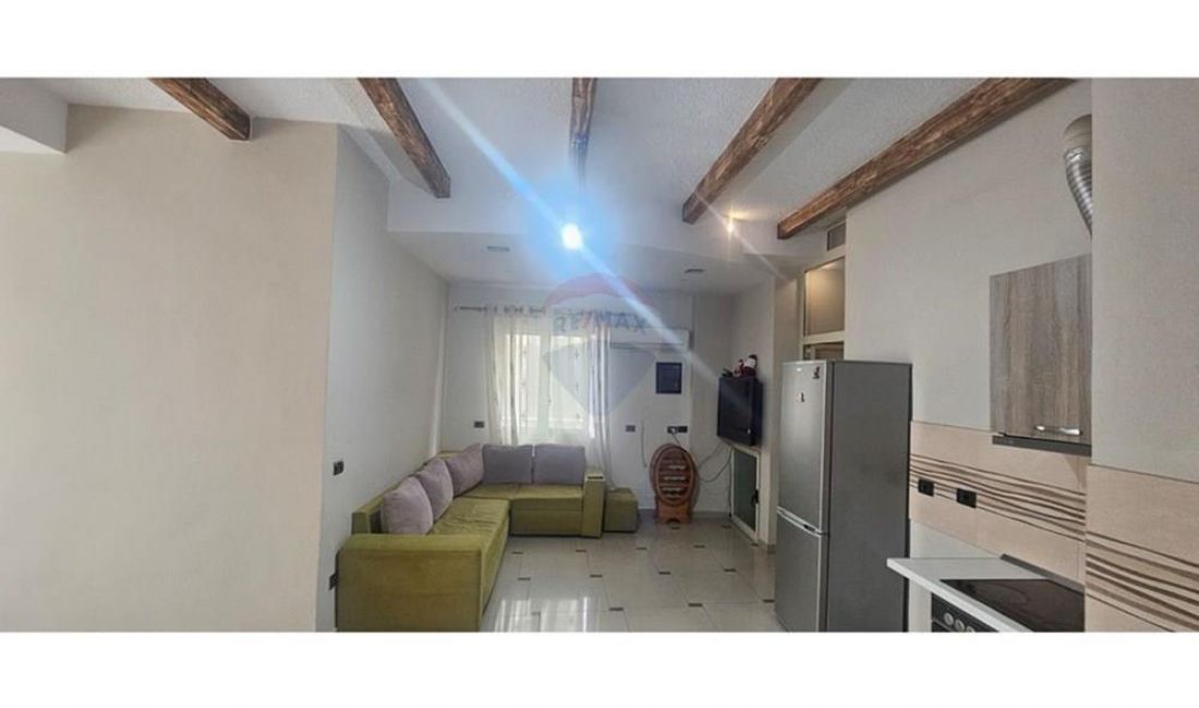 Shtepi me qera Apartament ne Tirane, 2+1, Mobilimi E mobiluar, Pagesa 400  Euro.
