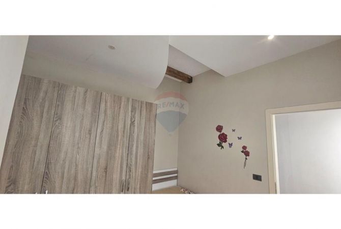 Shtepi me qera Apartament ne Tirane, 2+1, Mobilimi E mobiluar, Pagesa 400  Euro.