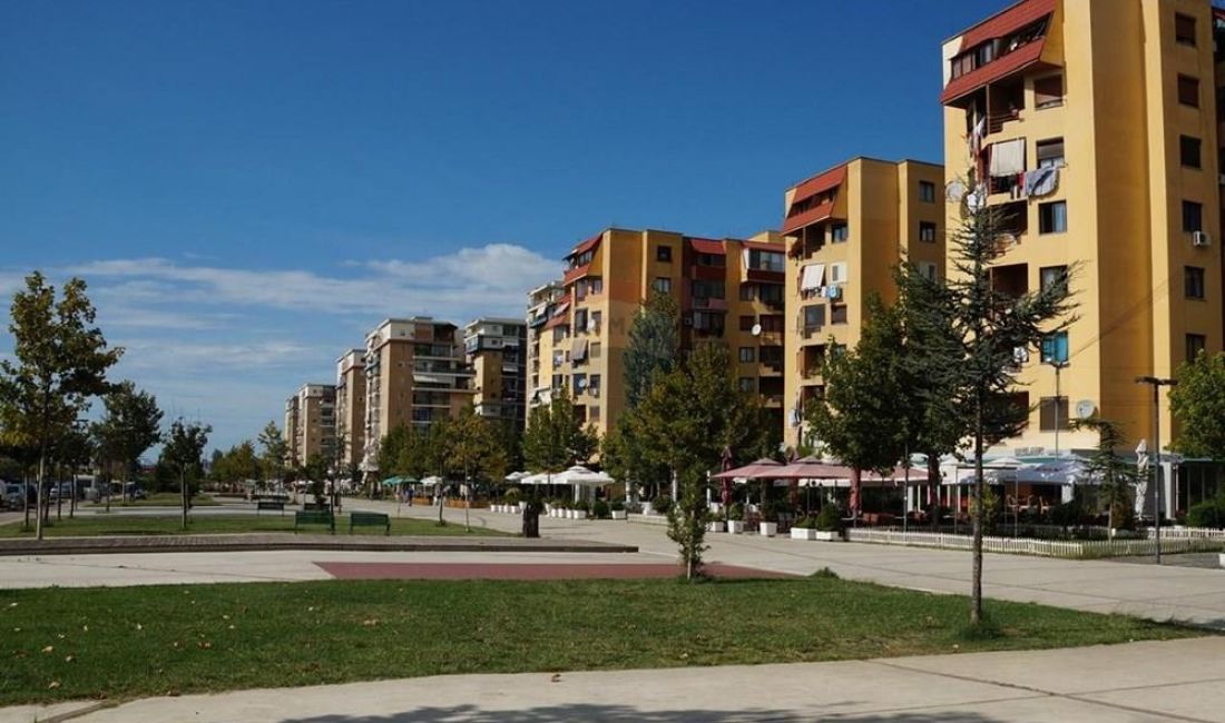 Shtepi ne shitje Apartament ne Tirane, 2+1, Mobilimi Pjeserisht e mobiluar, Pagesa 126,000  Euro.