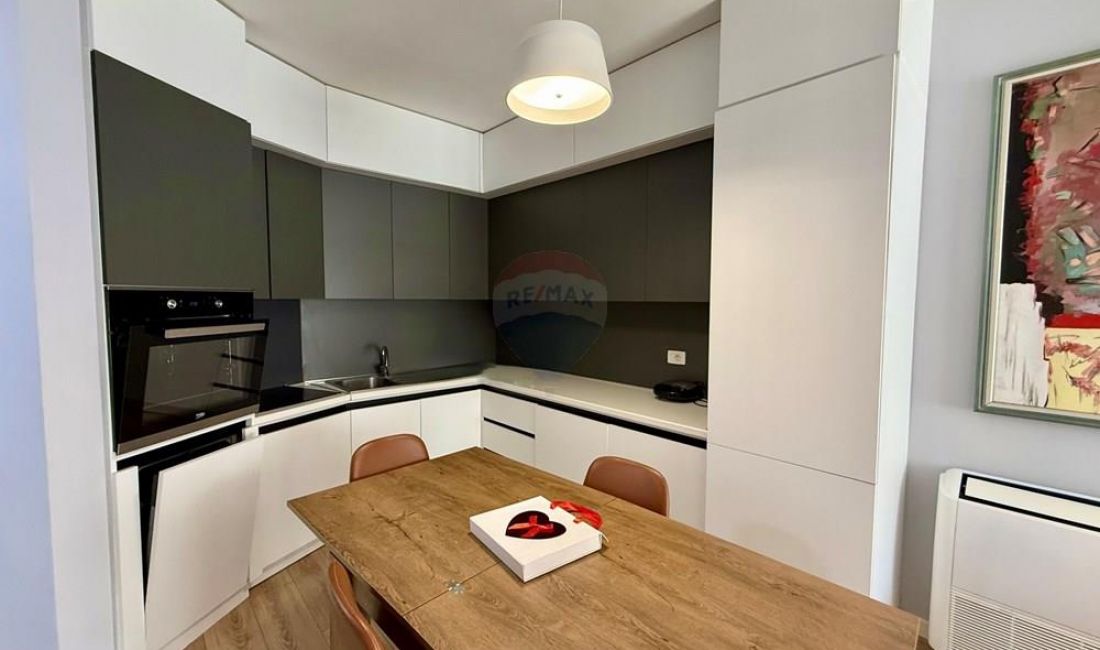 Shtepi me qera Apartament ne Tirane, 1+1, Mobilimi E mobiluar, Pagesa 650  Euro.