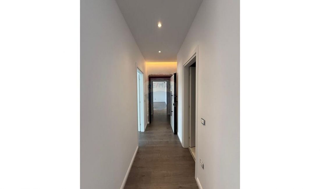 Shtepi ne shitje Apartament ne Tirane, 1+1, Mobilimi Pjeserisht e mobiluar, Pagesa 87,000  Euro.