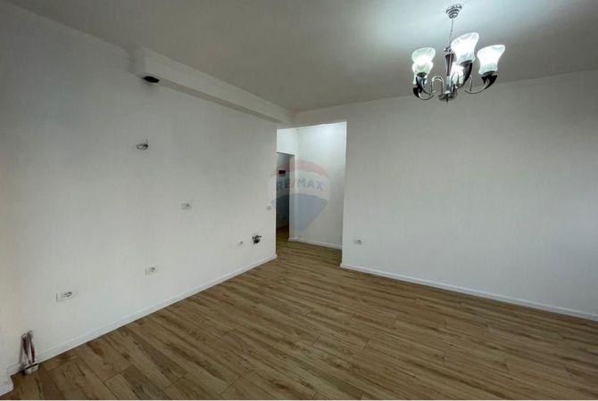 Shtepi ne shitje Apartament ne Tirane, 1+1, Mobilimi Pjeserisht e mobiluar, Pagesa 87,000  Euro.