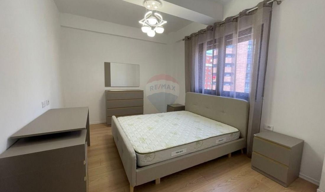 Shtepi me qera Apartament ne Tirane, 1+1, Mobilimi E mobiluar, Pagesa 500  Euro.