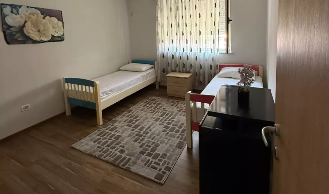 Shtepi me qera Apartament ne Tirane, 2+1, Mobilimi E mobiluar, Pagesa 600  Euro.