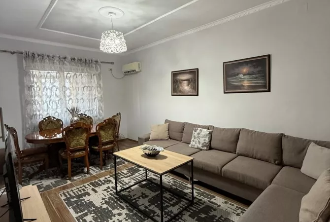 Shtepi me qera Apartament ne Tirane, 2+1, Mobilimi E mobiluar, Pagesa 600  Euro.