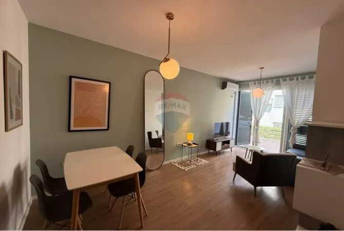 Shtepi me qera Apartament ne Tirane, 1+1, Mobilimi E mobiluar, Pagesa 550  Euro.