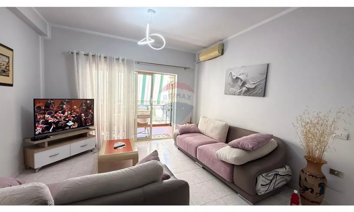 Shtepi me qera Apartament ne Tirane, 3+1, Mobilimi E mobiluar, Pagesa 70,000  Leke.