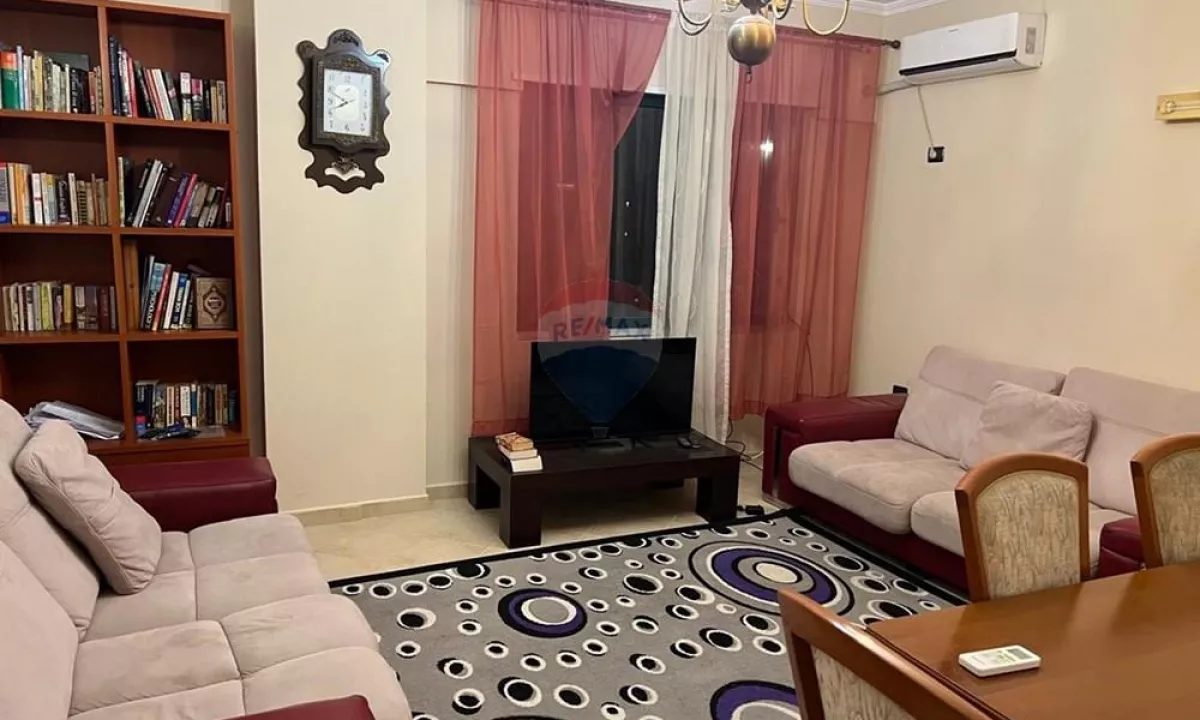 Shtepi ne shitje Apartament ne Tirane, 2+1, Mobilimi E mobiluar, Pagesa 180,000  Euro.