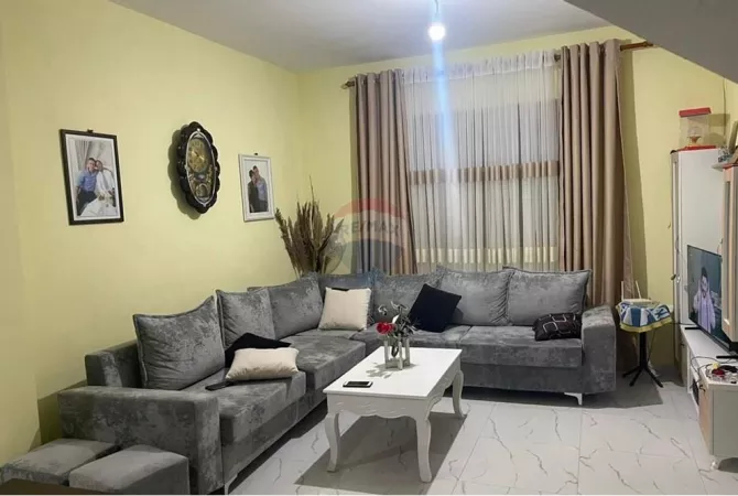 Shtepi ne shitje Shtepi Private ne Tirane, 3+1, Mobilimi E mobiluar, Pagesa 320,000  Euro.