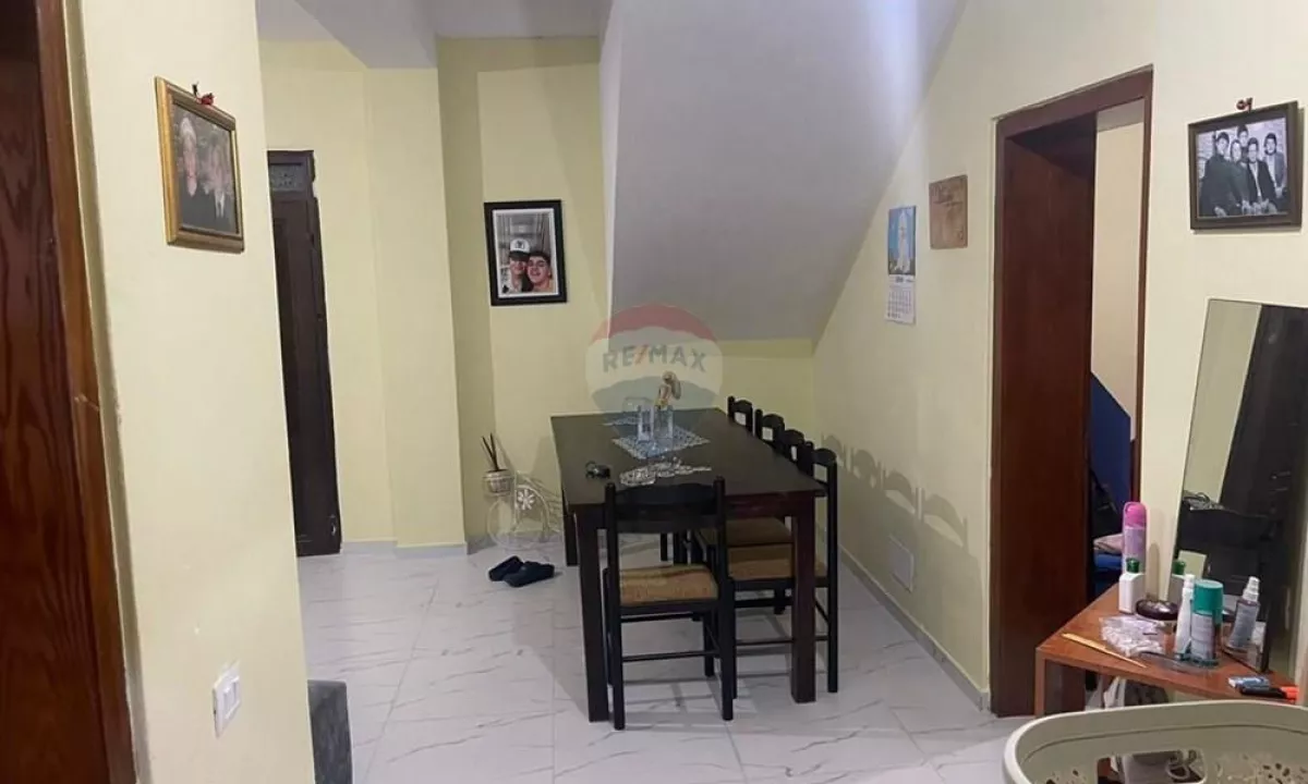 Shtepi ne shitje Shtepi Private ne Tirane, 3+1, Mobilimi E mobiluar, Pagesa 320,000  Euro.