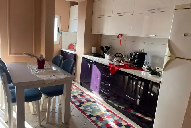 Shtepi me qera Apartament ne Tirane, 1+1, Mobilimi E mobiluar, Pagesa 50,000  Leke.