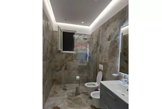 Jepet me Qira Apartament 2+1+2 ne Sauk
