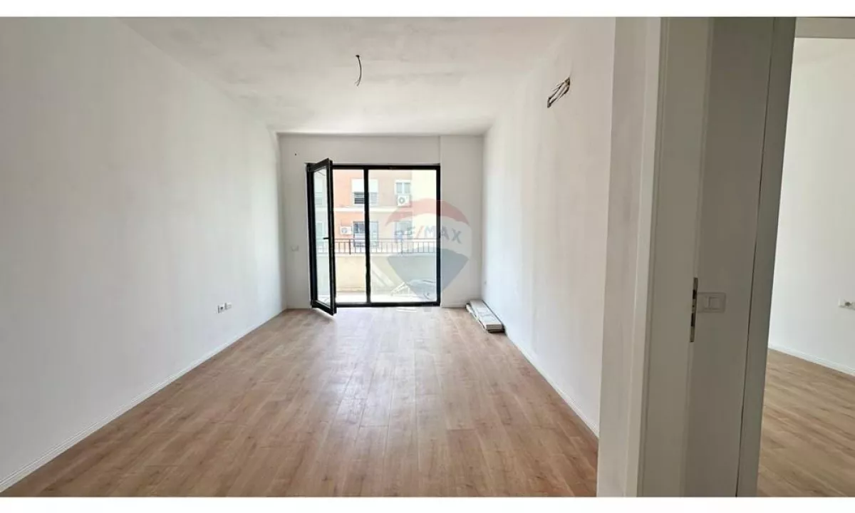 Shtepi ne shitje Apartament ne Tirane, 1+1, Mobilimi Pjeserisht e mobiluar, Pagesa 179,500  Euro.