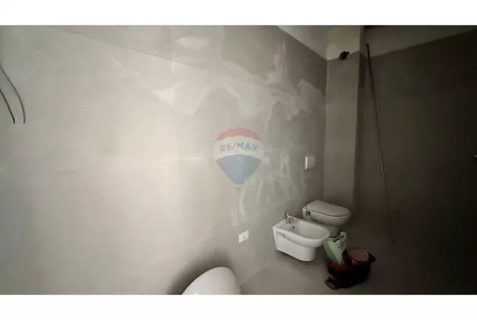 Shtepi ne shitje Apartament ne Tirane, 1+1, Mobilimi Pjeserisht e mobiluar, Pagesa 179,500  Euro.