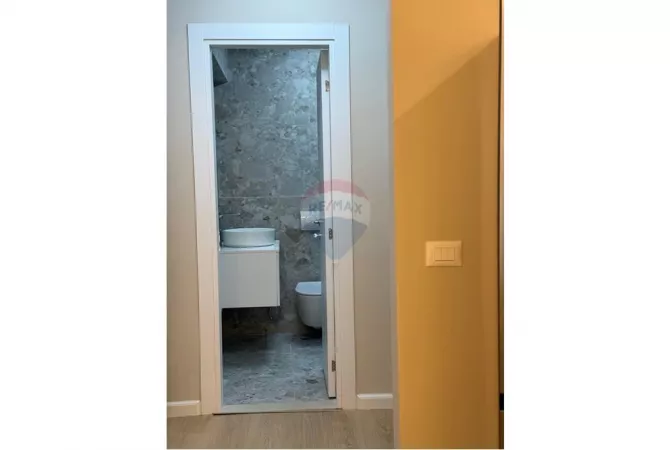 Shtepi ne shitje Apartament ne Tirane, 1+1, Mobilimi E mobiluar, Pagesa 94,000  Euro.