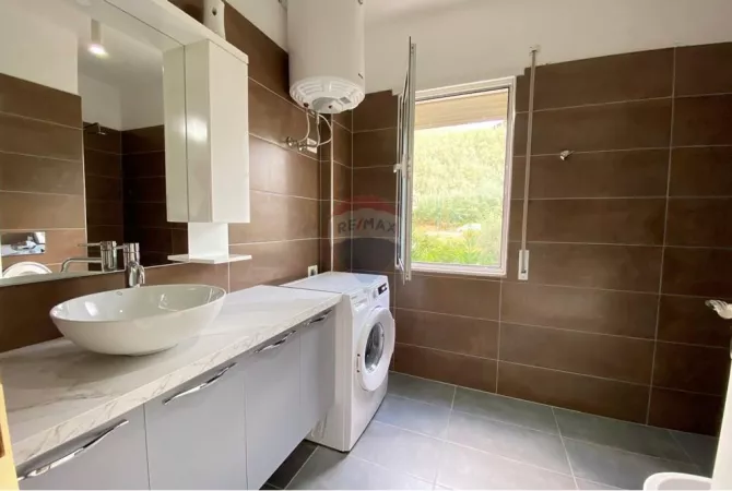 Shtepi ne shitje Apartament ne Tirane, 1+1, Mobilimi E mobiluar, Pagesa 97,800  Euro.