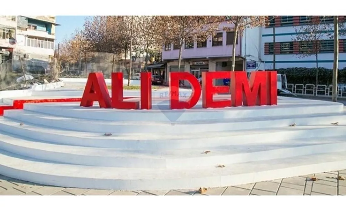 Shtepi ne shitje Apartament ne Tirane, 1+1, Mobilimi E mobiluar, Pagesa 90,000  Euro.