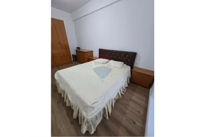 Shtepi me qera Apartament ne Tirane, 1+1, Mobilimi E mobiluar, Pagesa 40,000  Leke.