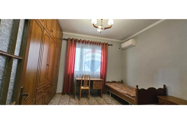 Shtepi me qera Apartament ne Tirane, 3+1, Mobilimi E mobiluar, Pagesa 750  Euro.