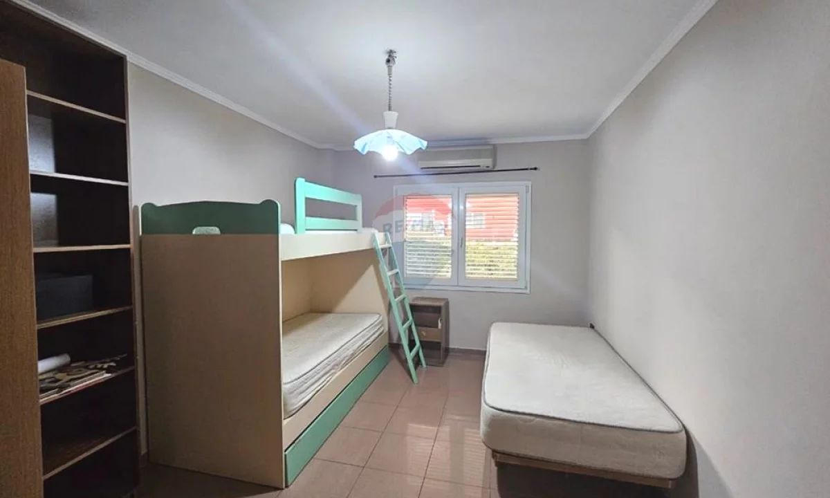 Shtepi me qera Apartament ne Tirane, 3+1, Mobilimi E mobiluar, Pagesa 60,000  Leke.
